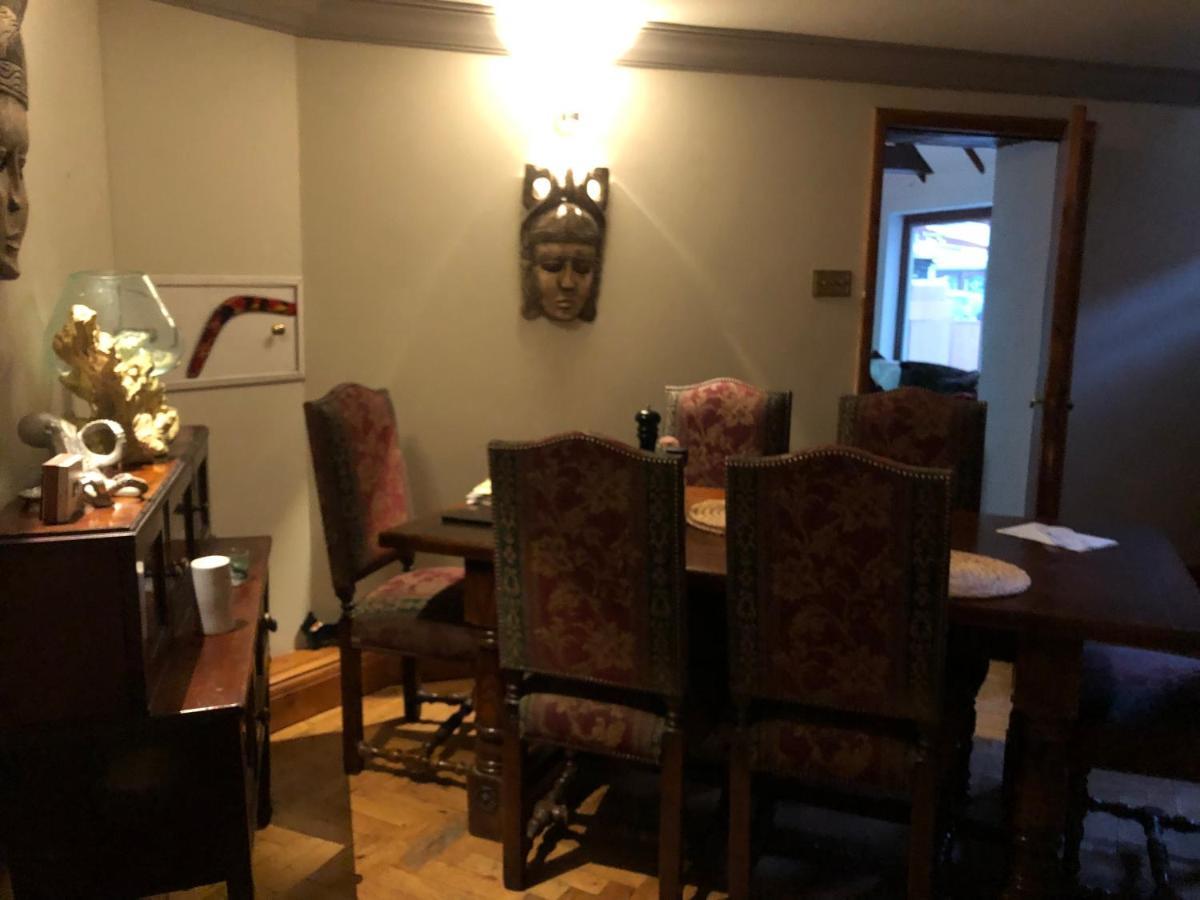 South Lodge House Dormansland 외부 사진