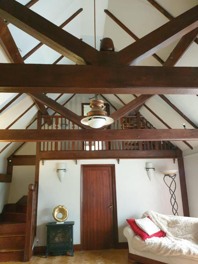 South Lodge House Dormansland 외부 사진