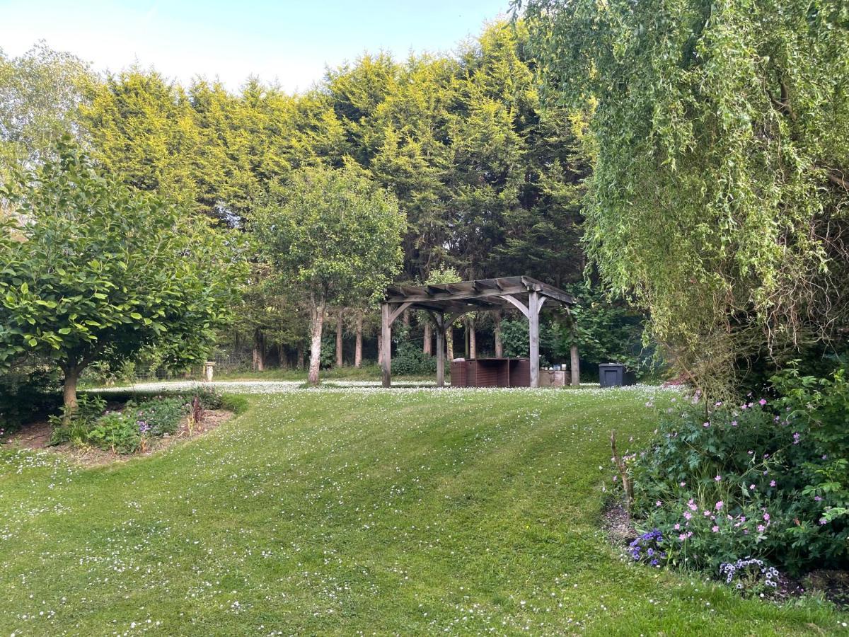 South Lodge House Dormansland 외부 사진