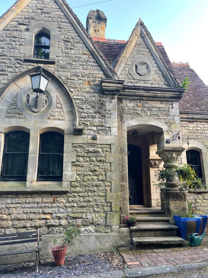 South Lodge House Dormansland 외부 사진
