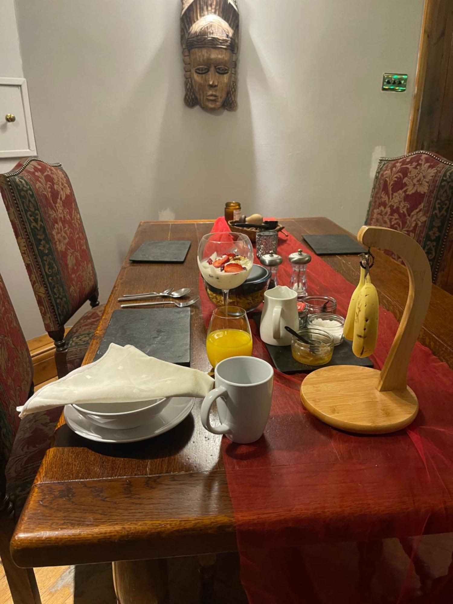 South Lodge House Dormansland 외부 사진